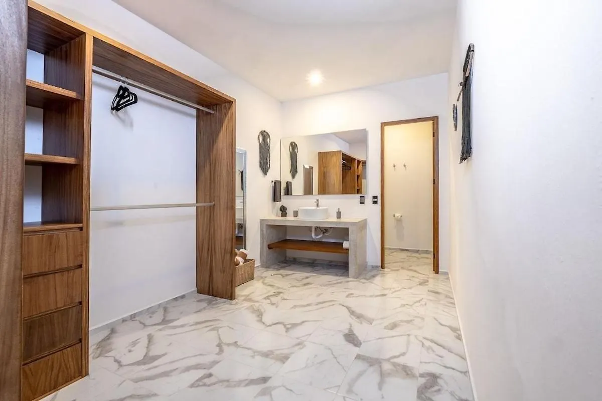 Magnificent Villa One Block From Playacar Beach Playa del Carmen Mexiko