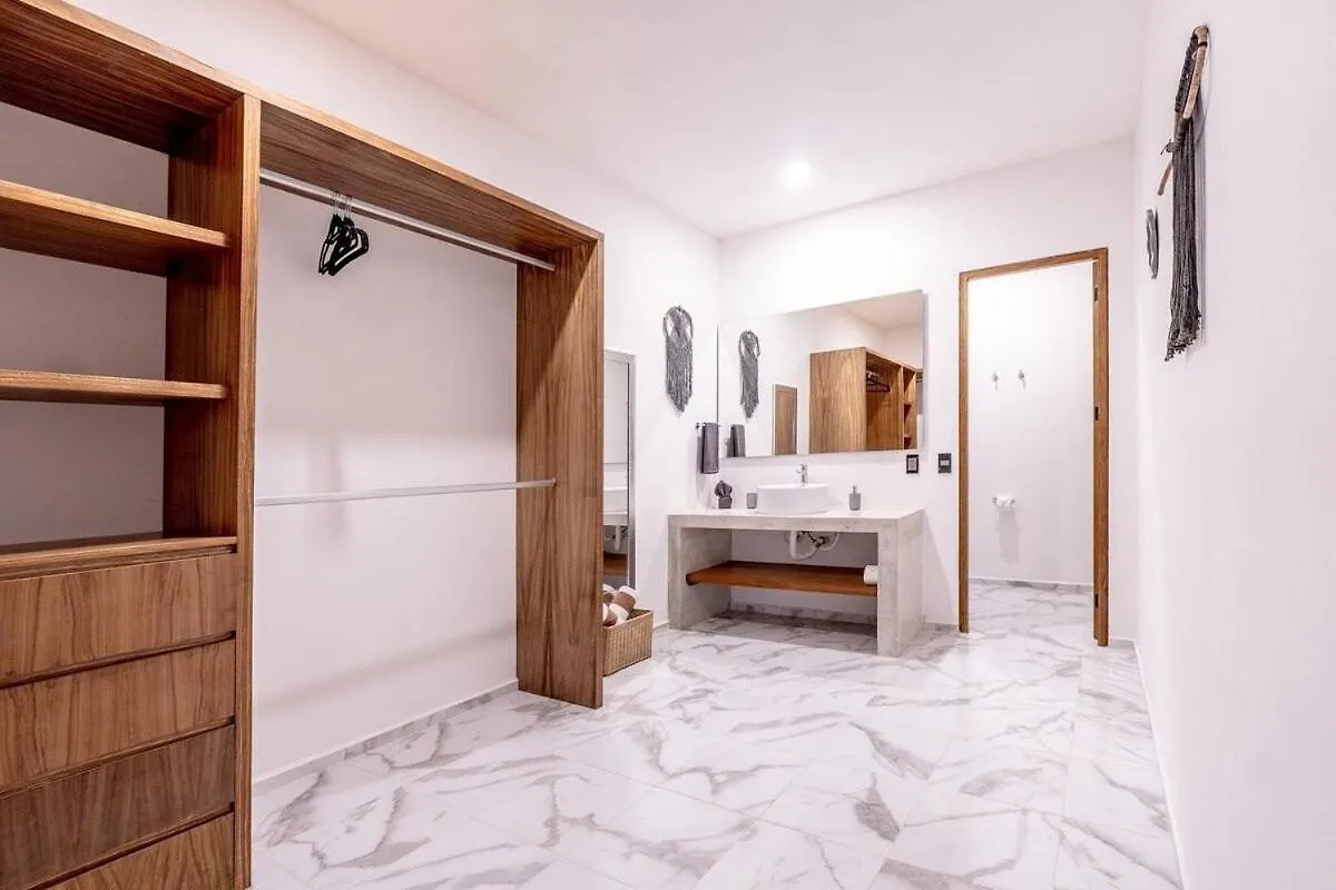 Magnificent Villa One Block From Playacar Beach Playa del Carmen 0*,  Mexiko