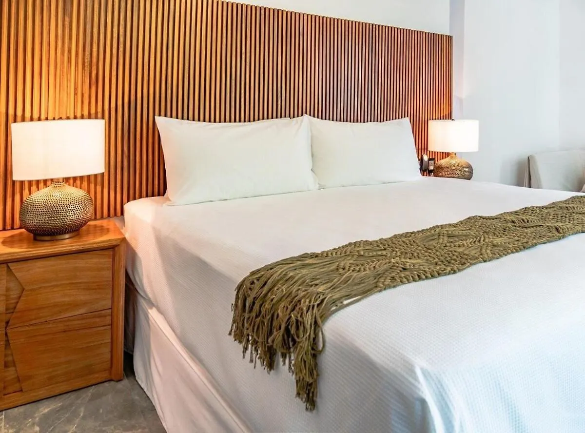 Magnificent Villa One Block From Playacar Beach Playa del Carmen Mexiko