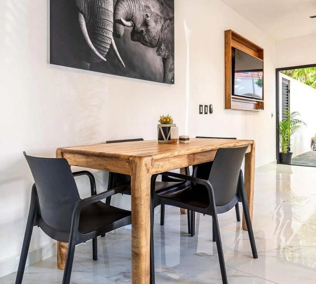 Magnificent Villa One Block From Playacar Beach Playa del Carmen