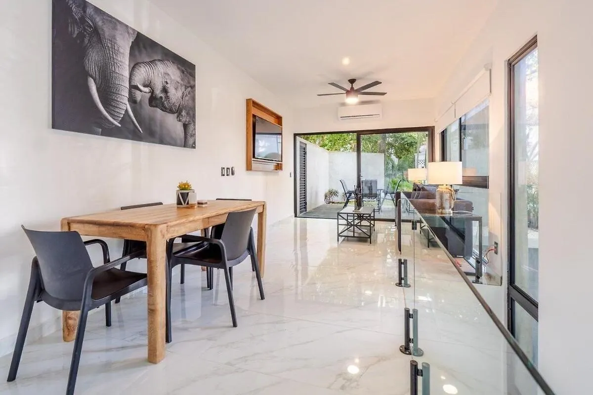 Magnificent Villa One Block From Playacar Beach Playa del Carmen Apartment